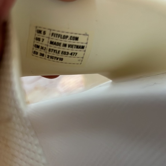 Great condition fit flop slides size 7 - Picture 5 of 5